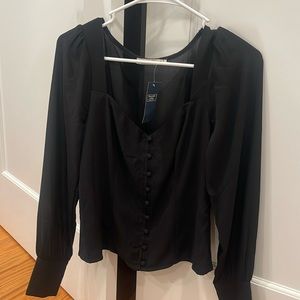 Abercrombie top never been worn! Runs TTS